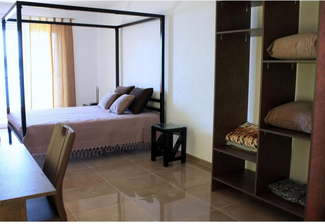 Odessa Mama Apartment Bijela Bagian luar foto